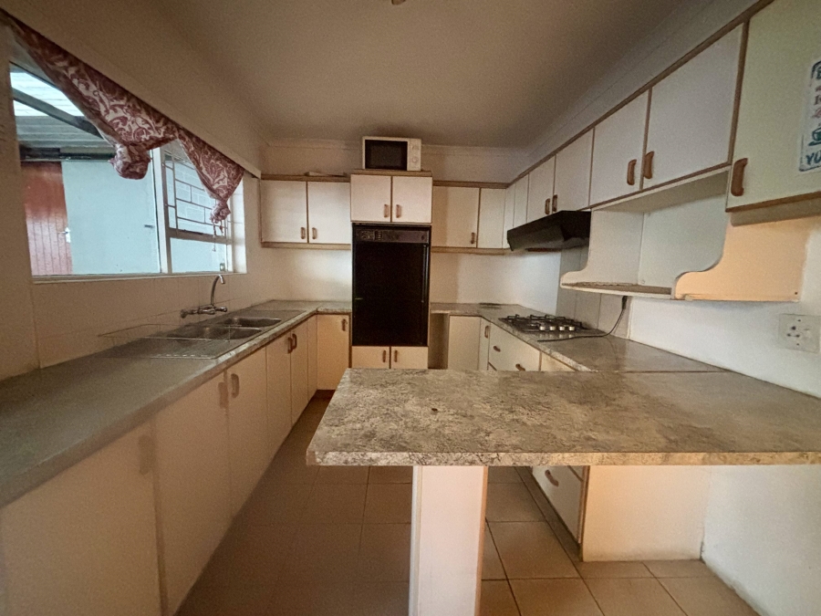To Let 4 Bedroom Property for Rent in Brackenfell South Western Cape